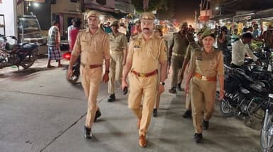 .#SP_अम्बेडकरनगर @prachiIPS के निर्देशानुसार जनपद में शान्ति/सुरक्षा एवं कानून व्यवस्था को सुदृढ़ बनाये रखने हेतु थाना इब्राहिमपुर पुलिस द्वारा क्षेत्रअंतर्गत पैदल गस्त किया गया व आमजन से संवाद कर सुरक्षा के प्रति आश्वस्त किया गया।
#Footpatrolling
#UPPolice https://t.co/s4gq2T6IsF