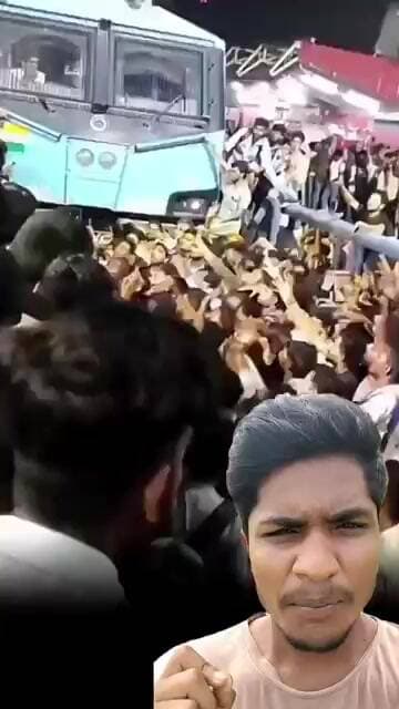 युवाओं की परीक्षाओं के दौरान ऐसी अव्यवस्था की जिम्मेदारी किसकी है? #breakingnews
