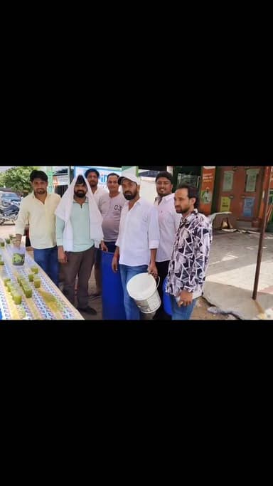 निम करोरी बाबा आश्रम स्थापना दिवस पर बहरोड़ में भक्तों की अनूठी पहल
कृषि उपज मंडी के पास लगाई मीठे व कैरी पानी की प्याऊ