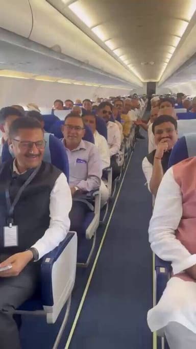 Noida International Airport से उड़ान भरने वाली IndiGo की फ्लाइट लखनऊ पहुंची। ✈️
#noidainternationalairport https://t.co/XiKOTJuIcH