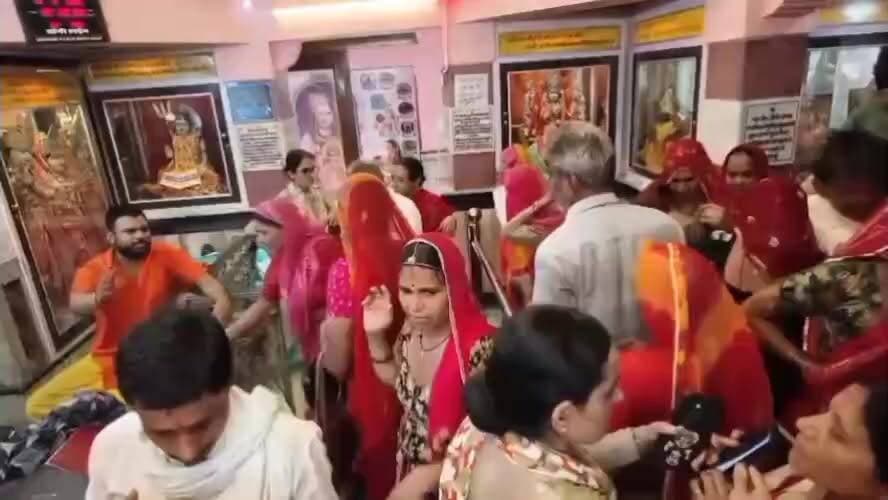 ज्येष्ठ माह की सोमवती अमावस्या की विशेष रिपोर्ट
#rahulsewagjhajhu #SPBikaner #bikanerpolice #bikanernews #dpknews #kolayat #LatestNews #BreakingNews