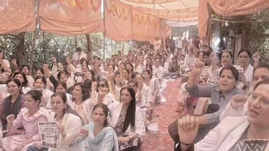 प्रदेश भर के सभी #आयुर्वेदिक डॉक्टरो का स्वास्थ्य निदेशालय में हल्ला बोल। बोले सरकार हमारे साथ कर रही है #सौतेला ब्यवहार।
#followerseveryonehighlights