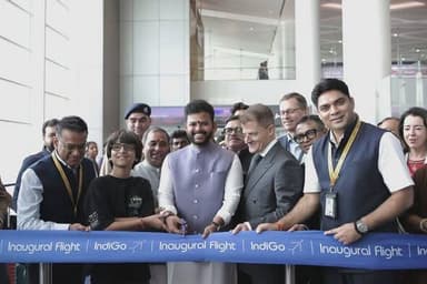 नोएडा अंतरराष्ट्रीय हवाई अड्डे जेवर से वाणिज्यिक उड़ान संचालन का शुभारंभ*
*माननीय केंद्रीय नागरिक उड्डयन मंत्री द्वारा रिबन काटकर किया गया फ्लैग ऑफ*
*नोएडा इंटरनेशनल एयरपोर्ट से पहली फ्लाइट ने लखनऊ के लिए भरी उड़ान*
*नोएडा इंटरनेशनल एयरपोर्ट से 28 महिलाओं समेत कुल 170 किसानों ने की लखनऊ तक की यात्रा*
*राष्ट्रीय राजधानी क्षेत्र एवं पश्चिमी उत्तर प्रदेश के विकास को मिलेगी नई गति, व्यापार एवं पर्यटन को मिलेगा बढ़ावा*
*आधुनिक सुविधाओं, डिजिटल सेवाओं एवं कार्गो हब के साथ भविष्य के लिए तैयार होगा नोएडा अंतरराष्ट्रीय हवाई अड्डा: मा0 केंद्रीय नागरिक उड्डयन मंत्री*
*गौतमबुद्धनगर, 15 जून 2026*
नोएडा अंतरराष्ट्रीय हवाई अड्डा, जेवर से आज वाणिज्यिक उड़ान संचालन का विधिवत शुभारंभ किया गया। माननीय केंद्रीय नागरिक उड्डयन मंत्री भारत सरकार राममोहन नायडू किंजरापु द्वारा रिबन काटकर एवं फ्लैग ऑफ कर हवाई अड्डे से उड़ान सेवाओं का शुभारंभ किया गया। इस अवसर पर माननीय राज्य मंत्री लोक निर्माण विभाग एवं जनपद प्रभारी मंत्री बृजेश सिंह, माननीय विधायक जेवर धीरेंद्र सिंह, मुख्य कार्यपालक अधिकारी यमुना विकास प्राधिकरण राकेश कुमार सिंह, जिलाधिकारी गौतम बुद्ध नगर मेधा रूपम, अपर मुख्य कार्यपालक अधिकारी यमुना विकास प्राधिकरण शैलेंद्र भाटिया, नोएडा इंटरनेशनल एयरपोर्ट लिमिटेड की मुख्य कार्यपालक अधिकारी नीतू शर्मा, नोएडा अंतरराष्ट्रीय हवाई अड्डे के उपाध्यक्ष क्रिस्टोफ श्नेलमैन सहित प्रशासन, यमुना विकास प्राधिकरण एवं एयरपोर्ट के वरिष्ठ अधिकारी उपस्थित रहे।
वाणिज्यिक संचालन के प्रथम दिन इंडिगो एयरलाइंस की फ्लाइट ने नोएडा इंटरनेशनल एयरपोर्ट से लखनऊ के लिए उड़ान भरी। इस ऐतिहासिक अवसर पर माननीय विधायक जेवर धीरेंद्र सिंह, यमुना विकास प्राधिकरण के मुख्य कार्यपालक अधिकारी राकेश कुमार सिंह, अपर मुख्य कार्यपालक अधिकारी शैलेंद्र भाटिया तथा उप जिलाधिकारी जेवर दुर्गेश नोएडा इंटरनेशनल एयरपोर्ट के लिए भूमि उपलब्ध कराने वाले 28 महिलाओं सहित 170 किसानों को लेकर नोएडा इंटरनेशनल एयरपोर्ट नोएडा से लखनऊ गए, जहां पर किसानों ने उत्तर प्रदेश के मा0 मुख्यमंत्री योगी आदित्यनाथ जी से संवाद कर धन्यवाद ज्ञापित किया।
माननीय केंद्रीय नागरिक उड्डयन मंत्री में कहा कि नोएडा अंतरराष्ट्रीय हवाई अड्डे के प्रारंभ होने से राष्ट्रीय राजधानी क्षेत्र, पश्चिमी उत्तर प्रदेश एवं उत्तर भारत के अन्य क्षेत्रों में हवाई संपर्क को नई मजबूती मिलेगी। यह हवाई अड्डा व्यापार, पर्यटन, रोजगार एवं आर्थिक विकास को बढ़ावा देने में महत्वपूर्ण भूमिका निभाएगा। हवाई अड्डे पर यात्रियों की सुविधा के लिए आधुनिक डिजिटल सेवाएं, सेल्फ चेक-इन, बैगेज ड्रॉप, बेहतर यात्री सुविधाएं एवं स्थानीय संस्कृति से प्रेरित वास्तुशिल्प की व्यवस्था की गई है। प्रारंभिक चरण में घरेलू उड़ानों का संचालन किया जा रहा है तथा आगामी समय में अंतरराष्ट्रीय उड़ान सेवाएं भी प्रारंभ की जाएंगी।
उन्होंने कहा कि नोएडा अंतरराष्ट्रीय हवाई अड्डे पर अत्याधुनिक एयर कार्गो सुविधाएं भी विकसित की गई हैं, जिनसे उत्तर भारत के व्यापार एवं लॉजिस्टिक्स क्षेत्र को नई गति मिलेगी। एयरपोर्ट को सतत विकास एवं नेट जीरो उत्सर्जन के लक्ष्य को ध्यान में रखते हुए विकसित किया जा रहा है। नोएडा अंतरराष्ट्रीय हवाई अड्डे का प्रथम चरण प्रतिवर्ष लगभग 12 मिलियन यात्रियों को सेवाएं प्रदान करने की क्षमता के साथ तैयार किया गया है। भविष्य में विस्तार के साथ इसकी क्षमता 70 मिलियन से अधिक यात्रियों तक बढ़ाई जा सकेगी। यह विश्वस्तरीय हवाई अड्डा क्षेत्रीय संपर्क, निवेश और विकास के नए अवसरों का मार्ग प्रशस्त करेगा।
सौजन्य से सूचना विभाग गौतमबुद्धनगर।