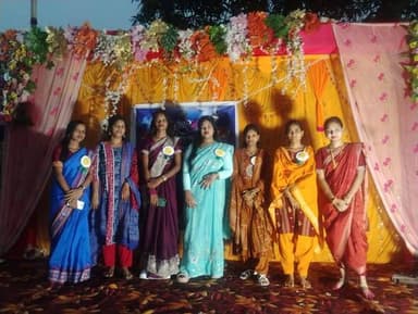 ନୁଆହତା ପଞ୍ଚାୟତ ର ତାଳବାହାଳ ଗ୍ରାମରେ ଧୁମଧାମ ର ସହ ପାଳିତ ହେଲା ରଜ ମହୋତ୍ସବ । ବିଭିନ୍ନ ପିଠା ମିଠା ରଜ ପାନ ଖାଇ ନିଆରା ଢଙ୍ଗରେ ଗଣପର୍ବ ରଜକୁ ଆନନ୍ଦ ଉଲ୍ଲାସର ସହ ପାଳନ କଲେ ଯୁବତୀ। #rajofestival #Banarpal #Anugul #angulexpress