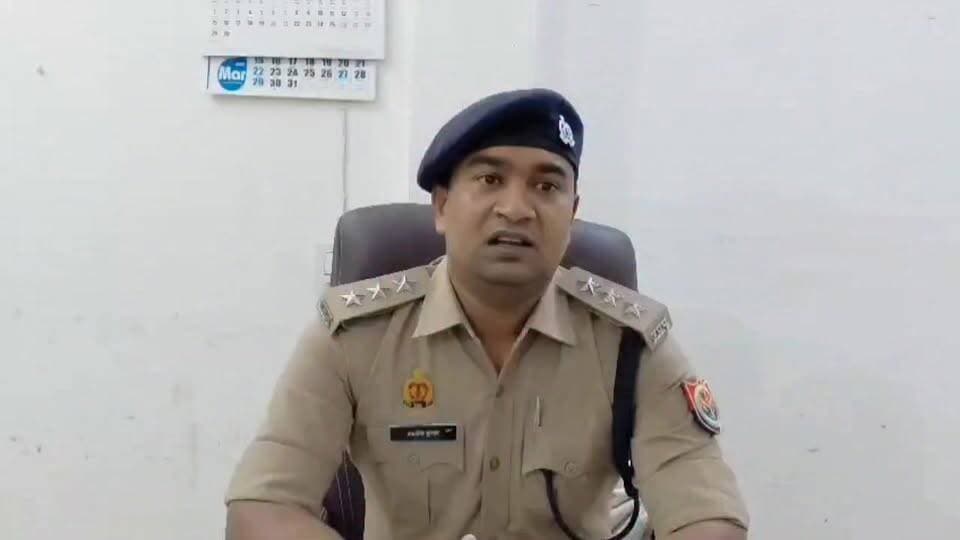 #शिवली कैंची से वार कर बुजुर्ग चाचा की हत्या, पुलिस ने आरोपी भतीजे को हिरासत में लिया
#procellkanpurdehat #कानपुरदेहात #रसूलाबाद #उत्तरप्रदेश