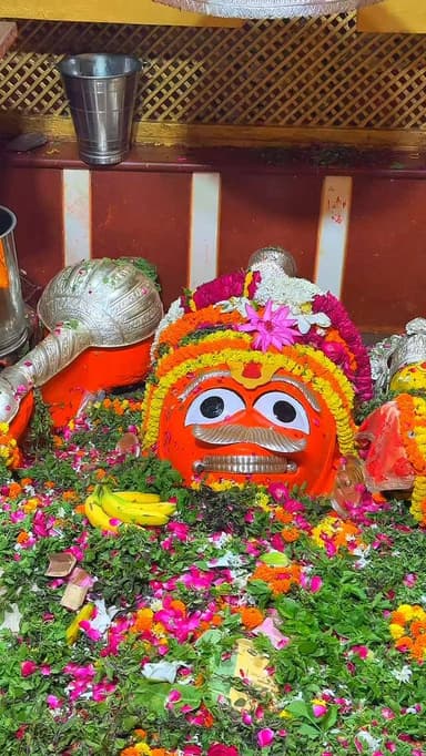 श्री बड़े हनुमान जी महाराज 🙌🏻🕉️
Follow @my_world_prayagraj
#hanuman #hanumanji #hanumantemple #bajrangbali #hanumanchalisa
