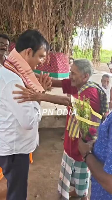 ତର୍ତ୍ତଙ୍ଗସ୍ଥିତ ତ୍ରିନାଥ ଜରା ସେବାଶ୍ରମ ପରିଦର୍ଶନ କରି ଜଗତସିଂହପୁରର ଲୋକପ୍ରିୟ ବିଧାୟକ ଶ୍ରୀଯୁକ୍ତ ଅମରେନ୍ଦ୍ର ଦାସ ଅନ୍ତେବାସୀମାନଙ୍କ ସହ ରଜର ଆନନ୍ଦ ବାଣ୍ଟିବା ସହ ସେମାନଙ୍କର ଶୁଭାଶୀଷ ଓ ଆଶୀର୍ବାଦ ଲାଭ କରିଥିଲେ।
#apnodia #followers #jagatsinghpur #RajaSankranti
#Blessings
#TrinathJaraSebashram
Amarendra Das