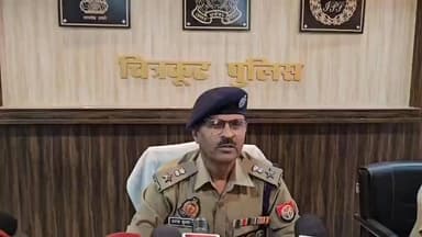 #चित्रकूट
एसओजी व कोतवाली कर्वी की संयुक्त टीम द्वारा 02 माह से लापता नगर पालिका कर्मी को गौतम श्रषि आश्रम मथुरा वृन्दावन से किया सकुशल बरामद