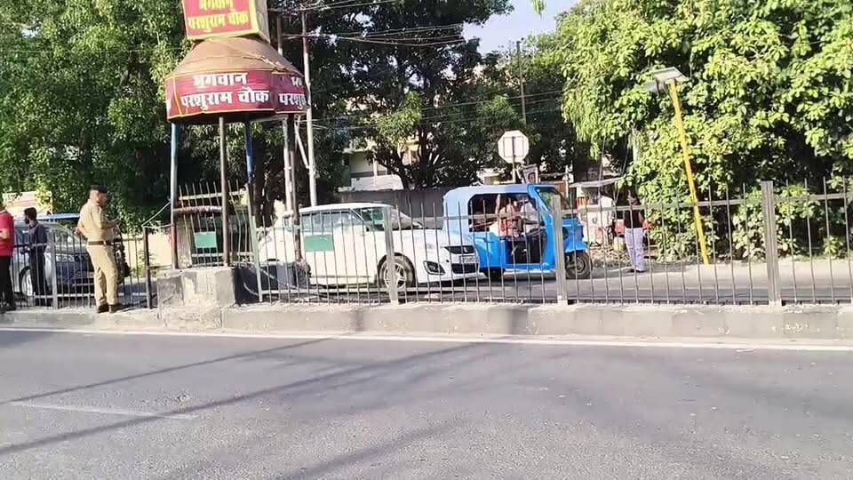 रुद्रपुर- विशाल मेगा मार्ट के पास क#ट पर हुई म#हिला की मौ#त और कांग्रेस के प्रदर्शन के बाद एक्टिव हुआ प्रसाशन, निरीक्षण को पहुंचे पुलिस और NHAI के अधिकारी