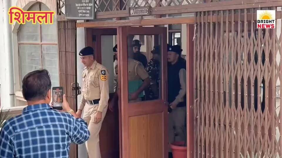 -#शिमला --मनीषा मित्तल हत्याकांड के आरोपियों को अदालत से सात दिन का रिमांड...
#BrightNews #BrightNewsHimachal #ShimlaNews #ShimlaBreaking #ManishaMittalMurder #ManishaMittalHatyaKand #SchoolSanchalika #GoliMarKarHatya #AccusedArrested #Ashish #Deepak #HaryanaSeGiraftar #SevenDayRemand #CourtOrder #PoliceRemand #ShimlaPolice #CrimeNews #SensationalMurder #NishpakshJaanch #NyayKiMange #HimachalPolice #BreakingNews #TopNews #ViralNews #TrendingNews #HimachalUpdates #PahadiNews #DevBhoomiHimachal #NewsAlert