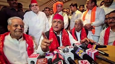 2027 में समाजवादी पार्टी के कार्यकर्ता नेता से ज्यादा जनता तैयार है। ये सरकार ने रूमर फैलाया है कि नवंबर में चुनाव करा देंगे।
अखिलेश यादव।
#akhileshyadavsamajwadiparty