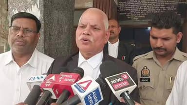 #गाजीपुर।
दहेज हत्या के मामले में पति और देवर को सजा।
डीजे की अदालत ने पति देवर को दी 10-10 वर्ष कारावास की सजा।
30 जुलाई 2023 को विवाहिता की संदिग्ध मौत का मामला।
नोनहरा थाना क्षेत्र के फतेहपुर अटवा गांव का मामला। #ghazipurnews61 #bharatnews61 #newsghazipur #BreakingNews #newstoday #गाजीपुर #GhazipurNews