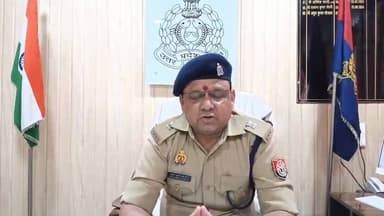 #गाजीपुर।
गहमर क्षेत्र में हुए ट्रिपल मर्डर का मामला।
मामले में मुख्यारोपी लखन उर्फ विकास सिंह पर रासुका लगा।
24 दिसम्बर 2025 को तीन युवकों की हुई थी निर्मम हत्या।
विक्की,सौरभ और अंकित नामक युवको की हुई थी निर्मम हत्या।
आरोपी लखन उर्फ विकास सिंह वर्तमान में गाजीपुर जेल में है बन्द।
पुलिस प्रशासन ने आरोपी विकास सिंह पर लगाया एनएसए।
मामले में पुलिस ने 11 आरोपियों को पकड़ कर भेजा था जेल #newstoday #BreakingNews #GhazipurNews #newsghazipur #bharatnews61 #ghazipurnews61