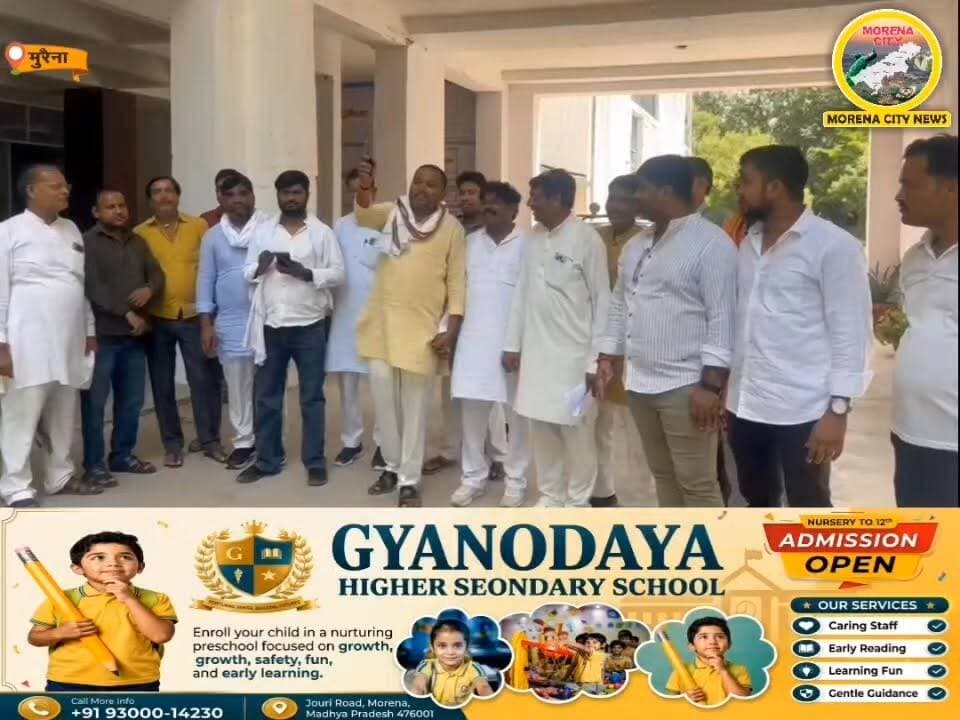नियुक्तियों में पैसे लेने के आरोप, महापौर के खिलाफ भाजपा-कांग्रेस-बसपा पार्षद एकजुट
मुरैना नगर निगम में नियुक्तियों को लेकर विवाद गहरा गया है। कांग्रेस, भाजपा और बसपा के कई पार्षदों ने संयुक्त रूप से चंबल आयुक्त से शिकायत कर महापौर और उनके पुत्र पर पैसे लेकर नियुक्तियां कराने के गंभीर आरोप लगाए हैं।
पार्षदों का आरोप है कि नगर निगम में नियमों को दरकिनार कर अपात्र लोगों की नियुक्ति की गई है। उन्होंने कहा कि नियुक्तियों के बदले धनराशि लेने की शिकायतें सामने आई हैं, जिसकी निष्पक्ष जांच कराई जानी चाहिए।
शिकायत में एक अपात्र लेखपाल की नियुक्ति पर भी सवाल उठाए गए हैं। पार्षदों का कहना है कि पात्रता मानकों की अनदेखी कर नियुक्तियां की गईं, जिससे पारदर्शिता पर प्रश्नचिह्न लग गया है।
पार्षदों ने महापौर पर विभिन्न कार्यों में 20 प्रतिशत कमीशन लेने का भी आरोप लगाया है। उन्होंने चंबल आयुक्त से पूरे मामले की उच्चस्तरीय जांच कर दोषियों के खिलाफ कार्रवाई की मांग की है।
#morena #मुरैना #महापौर #नगरनिगम #घोटाला