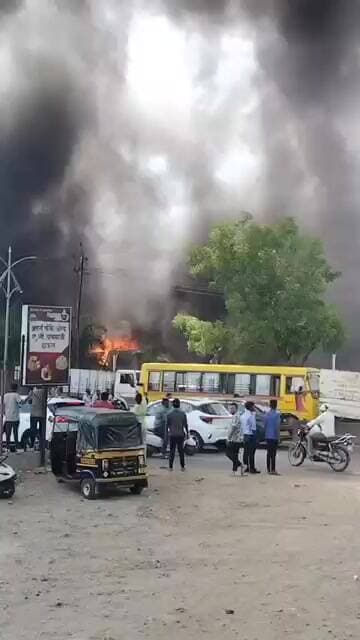 पुण्यात अग्नितांडव, हांडेवाडी येथे फर्निचर दुकानाला आग #news मोठ नुकसान