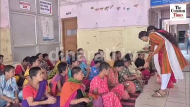 ଆଜି ରଜ ପର୍ବର ସବୁଠୁ ସୁନ୍ଦର ଚିତ୍ର ଦେଖିବାକୁ ମିଳିଛି ମାଲକାନଗିରିରେ। ଯେଉଁମାନଙ୍କୁ ସମାଜ ଭୁଲି ଯାଇଥିଲା, ସେମାନଙ୍କ ମୁହଁରେ ଆଜି ହସ ଫୁଟାଇଛି ‘ମିଶନ ଆଶ୍ରା’। #dinaratitv #thecommotimes