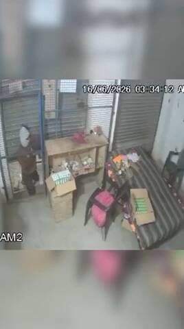🚨 बाराबंकी | रामनगर* | देशी शराब की दुकान में बड़ी चोरी, 1.5 लाख नकदी + शराब पेटियां
#बाराबंकी #रामनगर #चोरी #crimenews #viralpost
