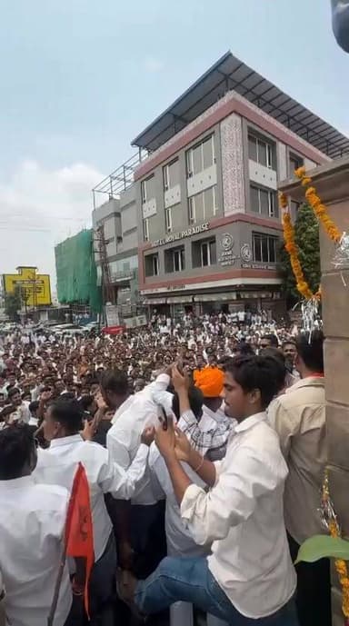 बांसवाड़ा प्रवास के दौरान आसपुर में शिव विधायक रविन्द्र सिंह भाटी का जोरदार स्वागत।
Ravindra Singh Bhati