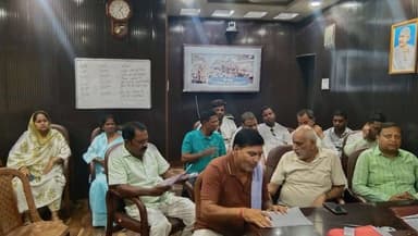 #दलसिंहसराय नप कर्मी के खिलाफ वार्ड पार्षदों का आक्रोश,इओ के कक्ष में दिया धरना...
#समस्तीपुर #bihar #BREAKING #Dalsinghsarai