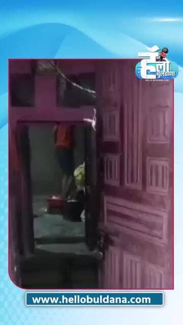 महाब्रेकिंग! जानेफळच्या मिठाई कारखान्यात ‘किळसवाणा कांड’; पायाने मैदा मळतानाचा व्हिडिओ व्हायरल!