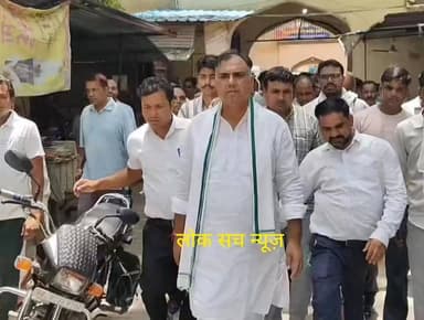 #बहरोड़ राजकीय जिला अस्पताल में प्रसूता की मौत के मामले में सर्व समाज ने मुख्यमंत्री के नाम एसडीएम को ज्ञापन सौंपा। ज्ञापन में डॉक्टर व संबंधित स्टाफ पर लापरवाही का आरोप लगाते हुए उच्चस्तरीय जांच, दोषियों के खिलाफ कड़ी कार्रवाई तथा संबंधित डॉक्टर व कर्मचारियों को हटाने की मांग की गई, ज्ञापन के दौरान कांग्रेस नेता संजय यादव भी मौजूद रहे.... #behrornews