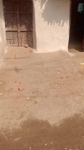 gram Chorwari me kl rat sorv Mishra urfurf senapti deva Garg urf subham Garg donon ne gar patr brsya Jan se mrne dhmki d