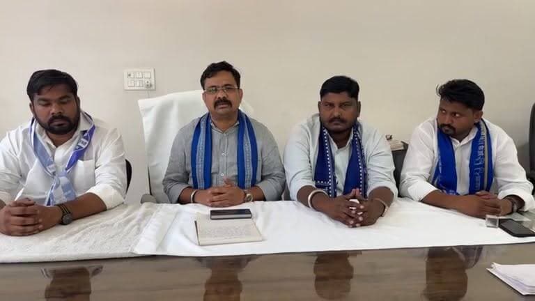 राष्ट्रीय अध्यक्ष भीम आर्मी भारत एकता मिशन विनय रतन का विरोधियों के लिए बड़ा बयान.... #ukbharat #ChandrashekharAzad #VinayRatanSingh #kamalsinghwaliya #mahaksingh #bhimarmy #bhimarmychief #bhimraoambedkar #viralpost #viralreelschallenge #trendingreels #trendingpost #viralreelsシ #fbyシvideo #fbreelsfypシ゚ #fbreelsvideo #fb