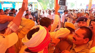 मऊ रेलवे जंक्शन की तस्वीर कार्यक्रम के दौरान खबरें अभी तक पर #khabareabhitak #maunews