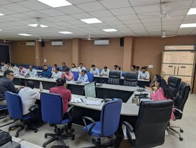 ▶️कलेक्टर श्रीमती नीतू माथुर की अध्यक्षता में जिले में विभिन्न विभागों के निर्माण कार्यों की बैठक में उन्होंने स्पष्ट निर्देश दिए कि सभी निर्माण कार्य निर्धारित समय-सीमा में उच्च गुणवत्ता के साथ पूर्ण किए जाएं ।
#12YearsOfIndiaFirst
#Alirajpur
#JansamparkMP https://t.co/428evd4Z4T