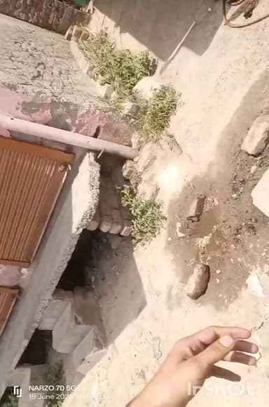 #Noida प्रशासन के कड़े आदेश के बाद भी नहीं रुक रहा है गांजे का अवैध करोबार #बरौला थाना 49 क्षेत्र के प्रहलाद कॉलोनी में नाला के पास #नितीन नामक व्यक्ति चला रहा है गांजा का अवैध कारोबार और गेट के पीछे ताला लगाकर करता है गांजे का अवैध कारोबार कृपया संज्ञान में ले
@noidapolice https://t.co/JdfX19x1GZ