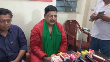 बिहार में एनकाउंटर राज चल रहा' - आरा सांसद सुदामा प्रसाद
भरत भूषण तिवारी के एनकाउंटर पर भाकपा-माले का हल्लाबोल, उच्चस्तरीय जांच की मांग
#BiharEncounter #SudamaPrasad #BharatBhushanTiwari #Bhojpur #CPI_ML #Ara #JusticeForBharat #BiharNews #UmangeshwariNews