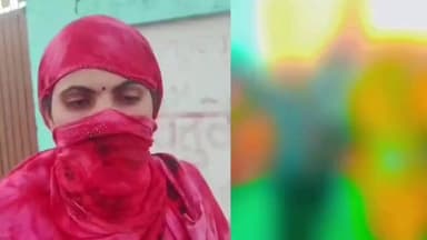 बोतल में फूंक मारकर इलाज का दावा करने वाला 'बोतल बाबा' पुलिस हिरासत में
महिला से ₹40 हजार ठगी और दुष्कर्म के प्रयास का आरोप, कानपुर में मचा हड़कंप
अंधविश्वास की आड़ में कथित शोषण का मामला, पुलिस जांच में जुटी
✒️रिपोर्ट नागेंद्र पांडये
कानपुर (उत्तर प्रदेश) स्वयंभू उपचारक के रूप में चर्चित "बोतल बाबा उर्फ हरिओम यादव" एक बार फिर सुर्खियों में है। इस बार उस पर एक महिला से कथित तौर पर 40 हजार रुपये ठगने और दुष्कर्म का प्रयास करने का गंभीर आरोप लगा है। मामले की शिकायत मिलने के बाद पुलिस ने मुकदमा दर्ज कर आरोपी को हिरासत में ले लिया है। घटना ने अंधविश्वास, अवैज्ञानिक उपचार और महिलाओं की सुरक्षा को लेकर कई सवाल खड़े कर दिए हैं।
उत्तर प्रदेश के कानपुर जनपद में कथित चमत्कारी इलाज के नाम पर लोगों के बीच पहचान बनाने वाले "बोतल बाबा" उर्फ हरिओम यादव के खिलाफ गंभीर आरोप सामने आए हैं। पीड़िता द्वारा दर्ज कराई गई शिकायत के अनुसार आरोपी ने बीमारी दूर करने और विशेष उपचार का भरोसा देकर उससे लगभग 40 हजार रुपये की धनराशि ले ली।
आरोप है कि आर्थिक लाभ लेने के बाद आरोपी ने महिला के साथ दुष्कर्म का प्रयास भी किया। घटना के बाद पीड़िता ने पुलिस से शिकायत कर न्याय की गुहार लगाई। शिकायत के आधार पर पुलिस ने मामला दर्ज करते हुए आरोपी को हिरासत में ले लिया है और पूरे प्रकरण की जांच शुरू कर दी है।
स्थानीय स्तर पर चर्चित हरिओम यादव स्वयं को लोगों की गंभीर बीमारियों का उपचार करने वाला बताता था। बताया जाता है कि वह बोतल में पानी भरकर उस पर फूंक मारने और कथित आध्यात्मिक उपचार के जरिए रोग ठीक करने का दावा करता था। क्षेत्र में उसके पास दूर-दराज से भी लोग पहुंचते थे।
सूत्रों के अनुसार आरोपी पर पहले भी अंधविश्वास फैलाने और गंभीर बीमारियों के उपचार के दावे करने के आरोप लगते रहे हैं। हालांकि वर्तमान मामला महिला द्वारा लगाए गए ठगी और दुष्कर्म के प्रयास जैसे गंभीर आरोपों के कारण चर्चा का विषय बन गया है।
पुलिस अधिकारियों का कहना है कि मामले की निष्पक्ष जांच की जा रही है। पीड़िता के बयान, उपलब्ध साक्ष्यों और अन्य तथ्यों के आधार पर आगे की विधिक कार्रवाई की जाएगी। फिलहाल आरोपी पुलिस हिरासत में है और उससे पूछताछ जारी है।
सोशल मीडिया पर मामला तेजी से वायरल होने के बाद लोगों के बीच भी इस घटना को लेकर व्यापक चर्चा हो रही है। कई सामाजिक संगठनों ने अंधविश्वास के नाम पर लोगों को गुमराह करने वालों के खिलाफ सख्त कार्रवाई की मांग की है।
यह मामला केवल एक व्यक्ति पर लगे आरोपों तक सीमित नहीं है, बल्कि समाज में फैल रहे अंधविश्वास, अवैज्ञानिक उपचारों और कमजोर वर्गों के संभावित शोषण की ओर भी ध्यान आकर्षित करता है। पुलिस जांच पूरी होने के बाद ही आरोपों की अंतिम सत्यता स्पष्ट हो सकेगी, लेकिन विशेषज्ञों का मानना है कि किसी भी बीमारी के उपचार के लिए प्रमाणित चिकित्सा सेवाओं पर ही भरोसा किया जाना चाहिए।
🟥 ND NEWS की जनहित अपील
ND NEWS एवं दैनिक निष्पक्ष धारा सभी नागरिकों से अपील करता है कि किसी भी व्यक्ति द्वारा किए जाने वाले चमत्कारी इलाज, तंत्र-मंत्र, झाड़-फूंक या अवैज्ञानिक उपचार के दावों पर बिना सत्यापन विश्वास न करें।
जागरूकता एवं सुरक्षा सुझाव
✅ गंभीर बीमारियों के उपचार के लिए केवल पंजीकृत चिकित्सकों और मान्यता प्राप्त अस्पतालों से ही संपर्क करें।
✅ किसी भी व्यक्ति को इलाज के नाम पर नकद धनराशि देने से पहले उसकी वैधता की जांच करें।
✅ महिलाओं और बच्चों की सुरक्षा से जुड़े मामलों में तुरंत पुलिस को सूचना दें।
ND NEWS का मानना है कि जागरूक नागरिक ही सुरक्षित समाज की नींव होते हैं।
👇👇👇
@dgpup
@UPGovt
@RSSorg
@Uppolice
@wpl1090
@RSSgeet
@MIB_India
@PMOIndia
@HMOIndia
@VHPDigital
@CMOUP_RC
@myogioffice
@InfoDeptUP
@CMOfficeUP
@ChiefSecyUP
@MahantYogiG
@ChiefSecyUP
@BajrangDalOrg
@myogiadityanath
@112UttarPradesh
@UPPViralCheck
@UpPolicemitra
@kanpurdehatpol
👇👇👇
#NDNews #दैनिकनिष्पक्षधारा #Kanpur #BottleBaba #HariomYadav #FraudCase #CrimeNews #WomenSafety #UPPolice #BreakingNews #KanpurNews #NDNewsChannel #JusticeForVictim
👇👇
🟥 NDNEWS | दैनिक निष्पक्ष धारा
मुख्य संपादक/संस्थापक: राजन सिंह हाड़ा
सह-संपादक: शालिनी सिंह भदौरिया
📍 कार्यालय-3: U158,हीरा स्वीट्स के पास,विकास मार्ग, लक्ष्मी नगर, पूर्वी दिल्ली, पिन कोड – 110092 (NCR)
📍 कार्यालय-2: विधानसभा रोड, बर्लिंगटन चौराहा, लखनऊ – 226001 (UP)
📍 कार्यालय-1: 1/1 अटल बिहारी चौराहा, नियर बर्मा चौराहा, फतेहपुर – 212601 (UP)
📅 दिनांक: 20 जून 2026
📆 दिन: शनिवार
📧 Email: ndnewschannel@gmail.com
📞 मोबाइल: 9696119696