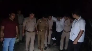 🆕️ सहारनपुर/देवबंद ब्रेकिंग....
थाना देवबन्द द्वारा पुलिस मुठभेड़ में एक शातिर गौकश/हिस्ट्रीशीटर अभियुक्त घायलवस्था में गिरफ्तार...
कब्जे से 01 तमंचा, 02 जिंदा/01 खोखा कारतूस .315 बोर व 01 मोटरसाइकिल बरामद....
#thesaharanpurvoice #CowSlaughterCase #CrimeFreeUP #devband #CrimeControl #EncounterNews #OperationLangda #SaharanpurPolice