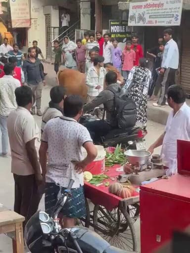 #गाजियाबाद थाना खोड़ा में दलित समाज की बेटी रेखा जाटव के साथ हुई छेड़छाड़ एवं अभद्रता, मारपीट।शर्म की बात है बेटियां उत्तरप्रदेश मे सुरक्षित नहीं है।
@Uppolice @dgpup @ghaziabadpolice मामले पर संज्ञान ले और उचित कार्यवाही सुनिश्चित करें
#viralvídeo #virałpost #ghaziabadpolice https://t.co/KB3Ixv7aiZ
