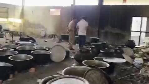 शामली में मो० फ़रमान के निकाह में मेहमानों के खाने के लिए काट दी #गौमाता
मुगल गार्डन हाउस में होना था निकाह, पुलिस ने मारा छापा तो 40 भगोने #गोमांस से भरे मिले
पुलिस ने दूल्हे मो० फरमान और उसके साथी सलमान को गिरफ्तार किया
मुग़ल गार्डन का मालिक अनीस अंसारी फरार, फ़ार्म हाउस सील किया गया
