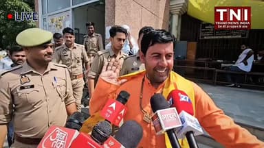 "यौन शोषण के आरोपों में घिरे आरोपी का यह वीडियो वायरल। पुलिस की मौजूदगी और आरोपी का बयान, क्या कहते हैं कानून के जानकार?
Trand News India
#UPCrime #JusticeForAll #Journalism #viralvideos #breakingnews