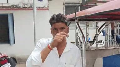 *करैरा में खाद की कालाबाज़ारी, किसानों से MRP से ज़्यादा वसूली पर उठे गंभीर सवाल*
अपने क्षेत्र की सभी खबरें देखने के लिए डाउनलोड करें शुरू ऐप* (Shuru App) 👇🏻
https://shuru.co.in/dl/uYGJO3
Collector Shivpuri @