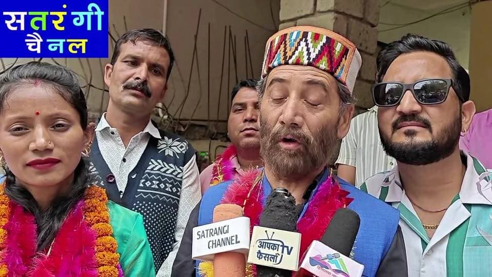 देखें वीडियो : भुंतर ब्लॉक बीडीसी अध्यक्ष व उपाध्यक्ष का चयन होने के बाद नरोत्तम ठाकुर क्या बोले
#BDCBhuntar #भुंतर_ब्लॉक #बीडीसी_चुनाव #एसडीएम_मनाली #राम_प्रसाद #उपाध्यक्ष_चुनाव #कुल्लू_समाचार #हिमाचल_प्रदेश #BreakingNews #KulluNews #HimachalNews #SatrangiChannel #narotamthakur