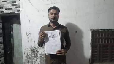 मकान खरीद विवाद ने लिया तूल, ताला तोड़कर सामान चोरी करने का आरोप
पीड़ित युवक ने एसपी से लगाई न्याय की गुहार, दबंगों पर कब्जे की कोशिश का आरोप
फतेहपुर में संपत्ति विवाद से बढ़ा तनाव, पुलिस जांच की मांग
✒️रिपोर्ट अजय श्रीवास्तव
फतेहपुर। उत्तर प्रदेश के फतेहपुर जिले में संपत्ति खरीद-बिक्री से जुड़ा एक विवाद गंभीर रूप लेता दिखाई दे रहा है। जिले के तुरावाली का पुरवा क्षेत्र निवासी एक युवक ने पुलिस अधीक्षक से शिकायत कर आरोप लगाया है कि मकान खरीदने के बावजूद कुछ लोगों ने उसके मकान का ताला तोड़कर लाखों रुपये का सामान चोरी कर लिया और उसे धमकाया जा रहा है। पीड़ित ने पूरे मामले की निष्पक्ष जांच और न्याय की मांग की है।
फतेहपुर जिले के तुरावाली का पुरवा क्षेत्र में मकान खरीद को लेकर शुरू हुआ विवाद अब पुलिस प्रशासन तक पहुंच गया है। पीड़ित मोहम्मद फैजान ने पुलिस अधीक्षक को दिए शिकायती पत्र में आरोप लगाया है कि उसने नौसाद नामक व्यक्ति से लगभग 9.80 लाख रुपये में डबल स्टोरी मकान खरीदने का सौदा किया था।
पीड़ित के अनुसार सौदे के तहत उसने लगभग 6 लाख रुपये का भुगतान कर एग्रीमेंट कराया था तथा शेष 3.80 लाख रुपये निर्धारित समयावधि में देकर रजिस्ट्री कराने की बात तय हुई थी। आरोप है कि भुगतान के बावजूद अब तक मकान की रजिस्ट्री नहीं कराई गई।
मोहम्मद फैजान का कहना है कि इसी बीच कुछ लोगों ने उसके मकान का ताला तोड़ दिया और अंदर रखा लाखों रुपये मूल्य का सामान निकाल लिया। जब उसने इस संबंध में पुलिस से शिकायत की तो संबंधित लोगों ने स्वयं को मकान का मालिक बताते हुए उसे परेशान करना शुरू कर दिया।
पीड़ित का आरोप है कि कुछ लोग प्लॉट की रजिस्ट्री के आधार पर पूरे डबल स्टोरी मकान पर कब्जा करने की कोशिश कर रहे हैं। उसने कहा कि उसके पास मकान खरीद से संबंधित दस्तावेज मौजूद हैं और वह कानूनी रूप से न्याय चाहता है।
घटना के बाद क्षेत्र में चर्चा का माहौल है। स्थानीय लोगों का कहना है कि संपत्ति संबंधी विवादों में बढ़ती कानूनी जटिलताओं के कारण ऐसे मामलों में प्रशासन की त्वरित और निष्पक्ष कार्रवाई बेहद आवश्यक है।
पीड़ित ने पुलिस अधीक्षक से पूरे मामले की गहन जांच कर दोषियों के खिलाफ कार्रवाई करने तथा मकान विक्रेता से नियमानुसार रजिस्ट्री करवाने की मांग की है।
फिलहाल यह मामला जांच के दायरे में है और आरोपों की आधिकारिक पुष्टि पुलिस जांच के बाद ही हो सकेगी। हालांकि संपत्ति विवाद से जुड़े इस प्रकरण ने एक बार फिर यह सवाल खड़ा कर दिया है कि जमीन और मकान खरीद-बिक्री में कानूनी प्रक्रिया का पूरी तरह पालन कितना आवश्यक है। अब सभी की निगाहें पुलिस प्रशासन की कार्रवाई और जांच रिपोर्ट पर टिकी हुई हैं।
🟥 ND NEWS की जनहित अपील
ND NEWS एवं दैनिक निष्पक्ष धारा नागरिकों से अपील करता है कि किसी भी संपत्ति की खरीद-बिक्री करते समय सभी दस्तावेजों का विधिक सत्यापन अवश्य कराएं। एग्रीमेंट, भुगतान रसीद, रजिस्ट्री एवं राजस्व अभिलेखों की जांच के बिना कोई लेन-देन न करें।
महत्वपूर्ण सुझाव
✅ संपत्ति खरीदने से पहले रजिस्ट्री एवं खतौनी का सत्यापन कराएं।
✅ सभी भुगतान बैंकिंग माध्यम से करें और लिखित प्रमाण सुरक्षित रखें।
✅ संपत्ति विवाद होने पर कानून का सहारा लें, स्वयं कार्रवाई न करें।
ND NEWS का मानना है कि न्यायपूर्ण और पारदर्शी व्यवस्था ही नागरिकों के अधिकारों की सबसे बड़ी सुरक्षा है।
👇👇
@dgpup
@RSSorg
@UPGovt
@wpl1090
@RSSgeet
@Uppolice
@MIB_India
@PMOIndia
@HMOIndia
@abmanglik
@VHPDigital
@igrangealld
@myogioffice
@InfoDeptUP
@dmfatehpur
@sdmsadarftp
@CMOfficeUP
@CMOUP_RC
@UPPRD1948
@ChiefSecyUP
@ChiefSecyUP
@MahantYogiG
@FatehpurSdm
@fatehpurpolice
@BajrangDalOrg
@112UttarPradesh
@myogiadityanath
@CommissionerPrg
@ADGZonPrayagraj
👇👇
#NDNews #दैनिकनिष्पक्षधारा #Fatehpur #PropertyDispute #JusticeForVictim #BreakingNews #UPPolice #FatehpurPolice #PropertyFraud #CrimeNews #SPFatehpur #NDNewsChannel #PublicInterest
👇👇
🟥 ND NEWS | दैनिक निष्पक्ष धारा
मुख्य संपादक / संस्थापक: राजन सिंह हाड़ा
सह-संपादक: शालिनी सिंह भदौरिया
✒️ रिपोर्ट : सहयोगी शिवा गुप्ता के साथ जिला ब्यूरो अजय श्रीवास्तव
📍 कार्यालय-3: U158, हीरा स्वीट्स के पास, विकास मार्ग, लक्ष्मी नगर, पूर्वी दिल्ली, पिन कोड – 110092 (NCR)
📍 कार्यालय-2: विधानसभा रोड, बर्लिंगटन चौराहा, लखनऊ – 226001 (UP)
📍 कार्यालय-1: 1/1 अटल बिहारी चौराहा, नियर बर्मा चौराहा, फतेहपुर – 212601 (UP)
📅 दिनांक: 20 जून 2026
📆 दिन: शनिवार
📧 Email: ndnewschannel@gmail.com
📞 मोबाइल: 9696119696