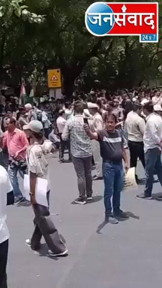 जंतर मंतर पर Cockroach Janta Party का प्रदर्शन लगातार जारी, मौजूद स्थिति का