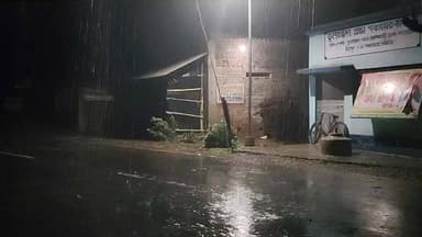 বজ্র বিদ্যুৎ, ঝড়ো হাওয়া সঙ্গে ভারী বৃষ্টিপাত বিনপুর 2 ব্লক অর্থাৎ বেলপাহাড়ী ব্লকের ভুলাভেদা এলাকায়
#NewsUpdate #WeatherUpdate #bhulaveda #Belpahari #binpur2 #belpaharinews