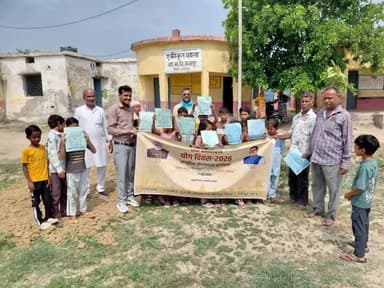 अतंर्राष्ट्रीय योग दिवस 21 जून को
जिला स्तरीय कार्यक्रम ऑडिटोरियम में प्रातः 6 बजे से
-----
#श्योपुर-/ अतंर्राष्ट्रीय योग दिवस 21 जून के अवसर पर जिला एवं ब्लॉक तथा पंचायत स्तर पर सामुहिक योग कार्यक्रम आयोजित किये जायेगे। जिला स्तरीय कार्यक्रम नगरपालिका के शिवपुरी रोड स्थित आडीटोरियम में होगा। स्वस्थ्य जीवन और दीर्घ आयु के लिए योग थीम पर सामुहिक योग का कार्यक्रम प्रातः 06 बजे से शुरू होगा। इस अवसर पर नवीन एवं नवकरणीय ऊर्जा मंत्री तथा जिले के प्रभारी मंत्री श्री राकेश शुक्ला, सांसद श्री शिवमंगल सिंह तोमर मुख्य अतिथिगण के रूप में शामिल होंगे।
कलेक्टर सुश्री शीला दाहिमा द्वारा अंतर्राष्ट्रीय योग दिवस पर आयोजित संपूर्ण जिले में मुख्य कार्यक्रमों के आयोजन हेतु सीईओ जिला पंचायत श्रीमती सौम्या आनंद को नोडल अधिकारी नियुक्त किया गया है। इसके साथ ही जिला शिक्षा अधिकारी श्री यश जैन को सहायक नोडल अधिकारी बनाया गया है।
उल्लेखनीय है कि पूर्व वर्षो की भांति 21 जून 2026 को 12वे अतंर्राष्ट्रीय योग दिवस का आयोजन किया जा रहा है, जिसके लिए स्वस्थ्य जीवन और दीर्घ आयु के लिए योग थीम निर्धारित की गई है।
जिला आयुष अधिकारी डॉ जीपी वर्मा ने बताया कि अन्तर्राष्ट्रीय योग दिवस पर सुबह 6 बजे से 7.45 बजे तक योग संगम कार्यक्रम का आयोजन किया जायेगा, नगरपालिका आडीटोरियम में आयोजित जिला स्तरीय कार्यक्रम के दौरान प्रातः 6 बजे से 7.45 बजे तक मुख्य कार्यक्रम होंगे। प्रातः 06 बजे से प्रातः 6.30 बजे तक स्थानीय जनप्रतिनिधियों का उद्बोधन होगा, इसके उपरांत प्रातः 6.30 बजे से 6.45 बजे तक कोलकाता से राष्ट्रीय कार्यक्रम का सीधा प्रसारण होगा। ततपश्चात् प्रातः 6.45 बजे से 7 बजे तक माननीय प्रधानमंत्री श्री नरेन्द्र मोदी जी के उद्बोधन का सीधा प्रसारण संपन्न होगा। प्रातः 7 बजे से 7.45 बजे तक सामान्य योग प्रोटोकॉल का योगाभ्यास किया जायेगा।
अंतर्राष्ट्रीय योग दिवस से पूर्व जन जागरूकता कार्यक्रम जारी
अंतर्राष्ट्रीय योग दिवस 21 जून से पूर्व आम नागरिकों में योग के प्रति जन जागरूकता हेतु विभिन्न कार्यक्रम आयोजित किये जा रहे है। इसी क्रम में आज शिक्षा विभाग द्वारा शासकीय उत्कृष्ट विद्यालय श्योपुर से गांधी पार्क तक रैली का आयोजन किया गया। इस दौरान सांदीपनि विद्यालय के प्राचार्य श्री अशोक खंडेलवाल, शिक्षा विभाग के खेल अधिकारी श्री अजय त्रिवेदी उपस्थित रहें। आयुष अधिकारी डॉ जीपी वर्मा ने बताया कि जन जागरूकता के लिए विभिन्न औषधालयों द्वारा ग्रामों में जागरूकता आयोजित किये जा रहे है। इसी क्रम में आयुष्मान आरोग्य मंदिर इकलौद, कनापुर एवं कराहल द्वारा ग्राम में जागरूकता रैली आयोजित की गई।
-
CM Madhya Pradesh
Jansampark Madhya Pradesh
#JansamparkMP
#sheopur