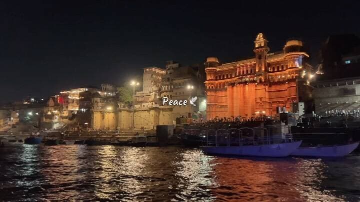काशी का ज्ञान और शांति हमेशा दिल को सुकून देते हैं 😍
Follow @iujjwalmishraa for more
#reelitfeelit #peace #kashi #ghatsofvaranasi #explore