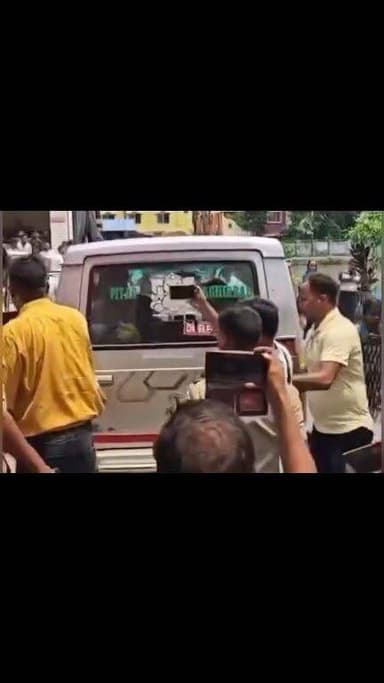গ্রেপ্তারের পর জাহাঙ্গীর খাঁনের স্ত্রী রেজিনা কে নিয়ে আসা হলো ডায়মন্ড হারবার মহাকুমা আদলতে
Following the arrest, Jahangir Khan's wife, Regina, was brought to the Diamond Harbour Sub-divisional Court.
#reelsviralシfbreelsviralシfb
Lo#biswajit34
#fbyシvideo
#viralreels
#viralreelschallenge #reelsinstagram #reelschallenge #viralshorts
#anirbanganguly #viksitBharat #vote4bjp#HumHaiModiKaParivar#AbkiBar400Par #followers #frinds
#viral
#cancer
#hairdonation
#viralpost
#reelsviralシ #BJPNEWS #baruipurupdate #reelsviralシ #baruipurcollage #BaruipurIncident #trendingreels #reelsfacebook #TMC #BJPNEWS #BaruipurNews #mutton #khasi #baruipurpolice #CPIM #murders #BaruipurNews #sonarpurnews #সোনারপুর #BaruipurNews #ক্যানিং #জয়নগর #বারুইপুর #follower #Baruipur #Sonarpur #Baruipur #Exclusive
#TranningNews