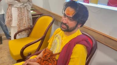 अंतरराष्ट्रीय मंच पर बागेश्वर धाम की गूंज, श्रीलंका के पूर्व राष्ट्रपति-प्रधानमंत्री से मिले बागेश्वर धाम सरकार
श्रीलंका में बागेश्वर सरकार ने की प्रधानमंत्री नरेंद्र मोदी के नेतृत्व की सराहना, बोले- सनातन के उत्थान में ऐतिहासिक कार्य कर रहा भारत..