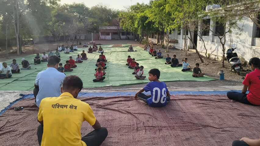 सेगांव: सांदीपनि विद्यालय में योगमय हुआ माहौल, सैकड़ों ने किया सामूहिक योग #YogaDay #SandipaniVidyalaya #MYBharat #सेगावन्यूज़