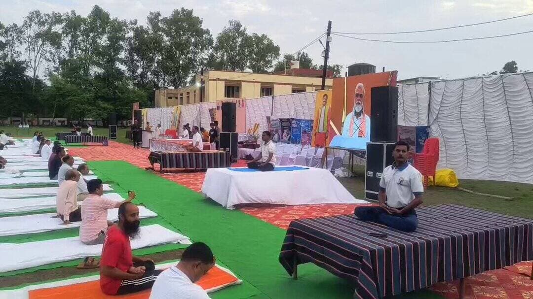 12वें अंतर्राष्ट्रीय योग दिवस 2026 के अवसर पर शाजापुर जिला मुख्यालय में आयोजित सामूहिक योग कार्यक्रम के दौरान प्रधानमंत्री श्री नरेंद्र मोदी के संबोधन एवं राष्ट्रीय कार्यक्रम का लाइव प्रसारण दिखाया जा रहा है।
#InternationalYogaDay #IDY2026 #YogaForHealthyAgeing #Shajapur #शाजापुर https://t.co/68zejwGGQE