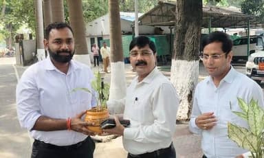 सामान्य प्रशासन विभाग, बिहार सरकार की अधिसूचना दिनांक 18.06.2026 के अनुसार पूर्वी चंपारण जिलाधिकारी के पद पर नव पदस्थापित श्री सौरभ सुमन यादव का आज मोतिहारी आगमन हुआ। जिला प्रशासन के पदाधिकारीगण ने उनका भव्य स्वागत किया।
Information & Public Relations Department, Government of Bihar
