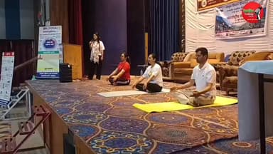 अंतर्राष्ट्रीय योग दिवस पर रामपुर में हुआ सामूहिक योगाभ्यास, स्वस्थ जीवनशैली का दिया संदेश
#kullutodaynews #SachKiAwaaz #HimachalNews #himachalkiawaaz #himachalpradesh #MediaPower #rampur #BreakingNews #shimla #kullu