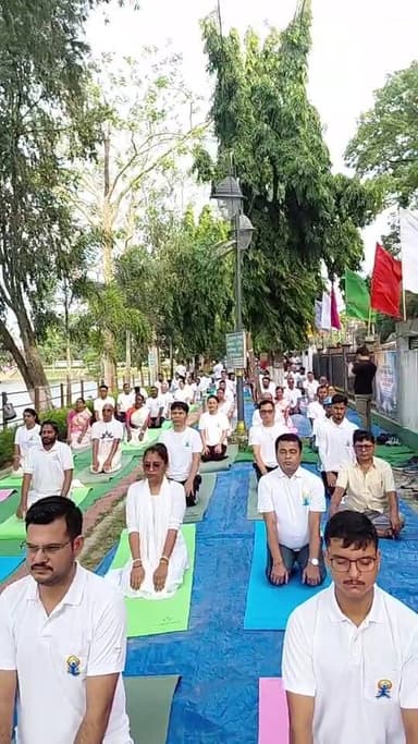 যোগা দিবস উদযাপন উদয়পুরে।